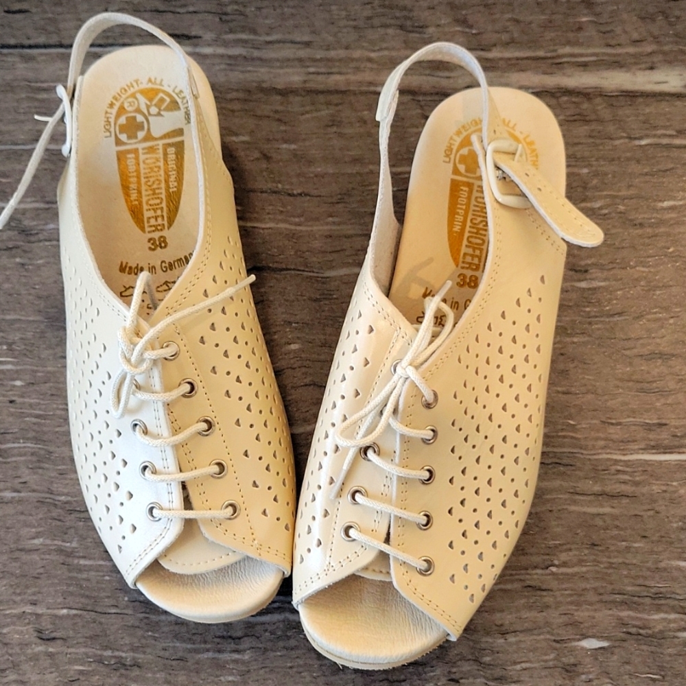 Worishofer cream leather slides size 38 US 7.5 NWOT